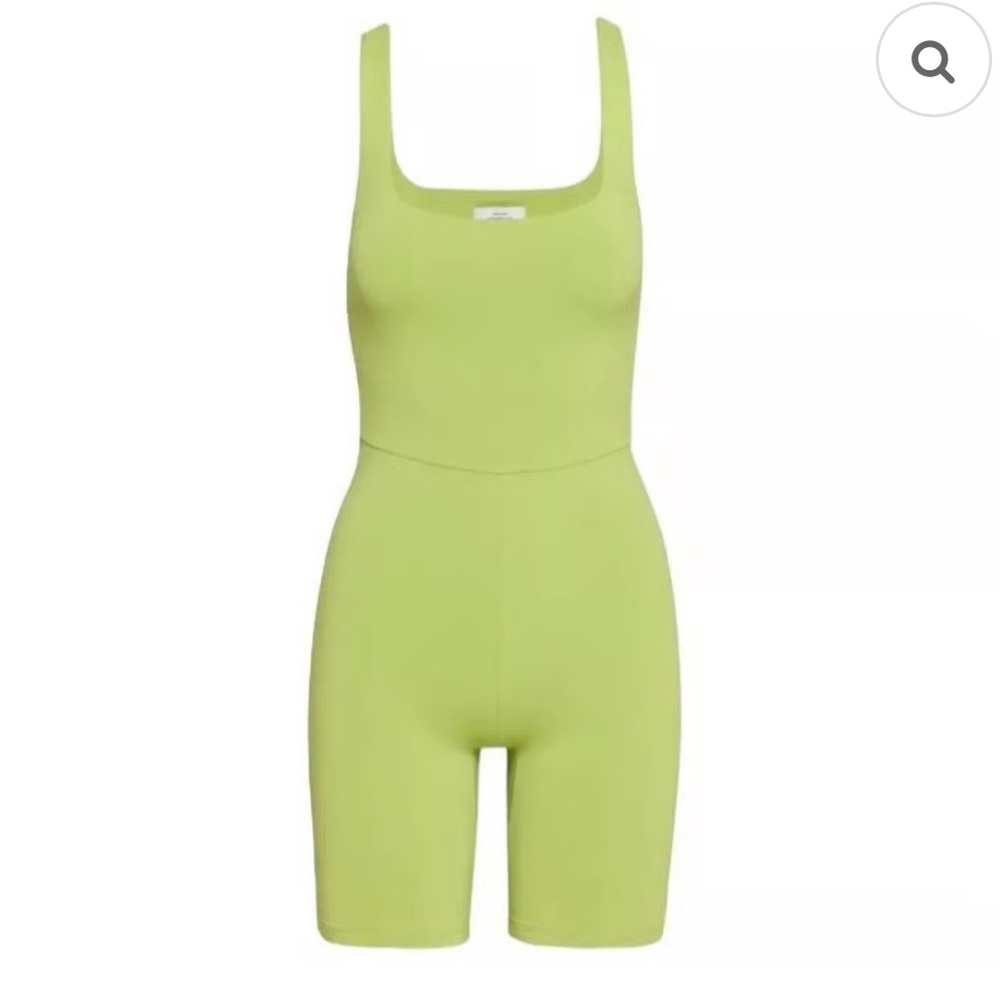 Aritzia Babaton Contour Squareneck Jackfruit Lime Green Romper, new w/o tags - Picture 1 of 4